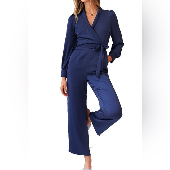 Adelyn Rae navy silky tie front jumpsuit NWOT Large (fits like Medium) - Picture 4 of 6